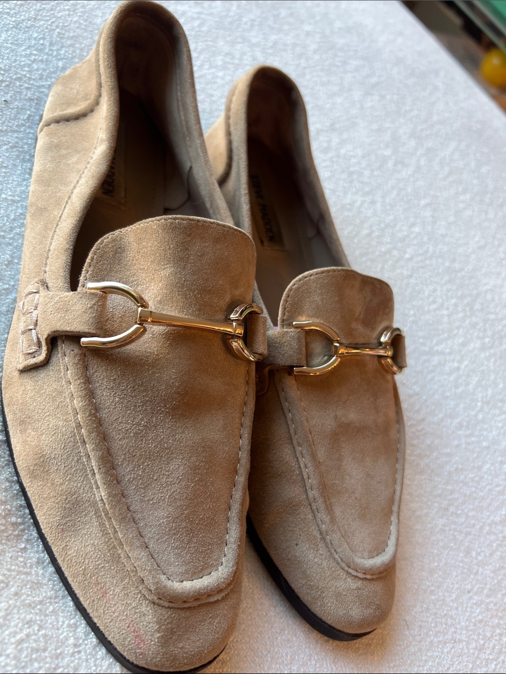 Steve Madden Women’s Suede Loafers in Tan with Gold Bit - Picture 4 of 10